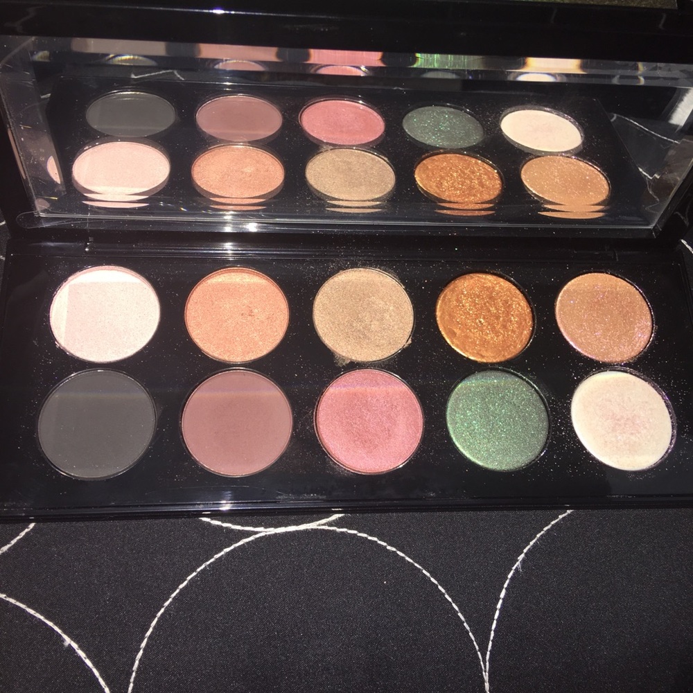 Pat McGrath eyeshadow palette